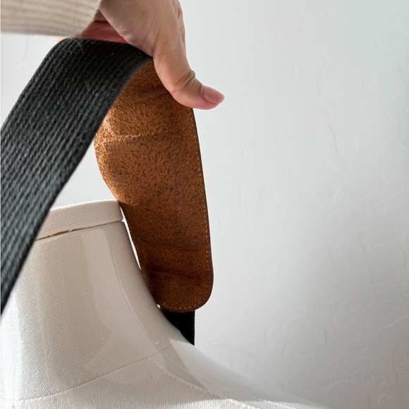 Vintage Dooney & Bourke Messenger’s crossbody bag in Black Canvas/leather VGUC - Picture 12 of 17